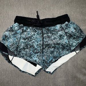 Lululemon 2.5” shorts